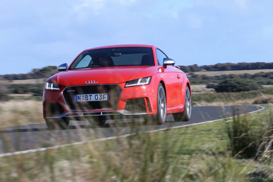  Audi TT RS Coupe (8S) 2017 года  (AU) (фото 13 из 40)